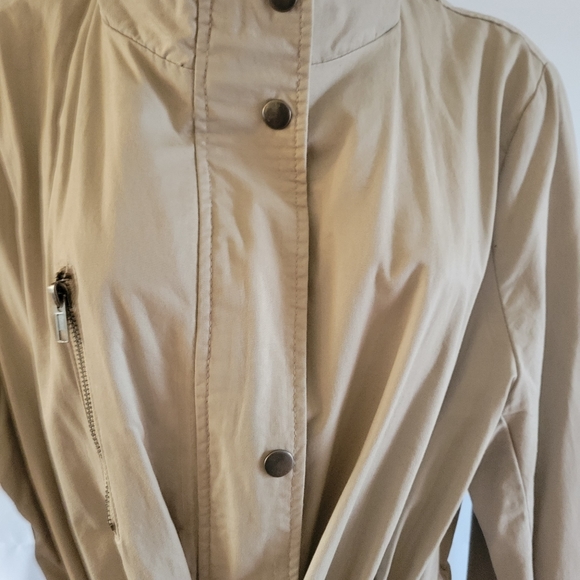 Light Anorak Jacket - Picture 3 of 9